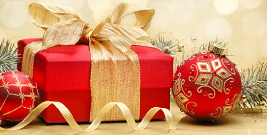 Vie en entreprise : faut-il offrir des cadeaux de Noël à ses salariés ?