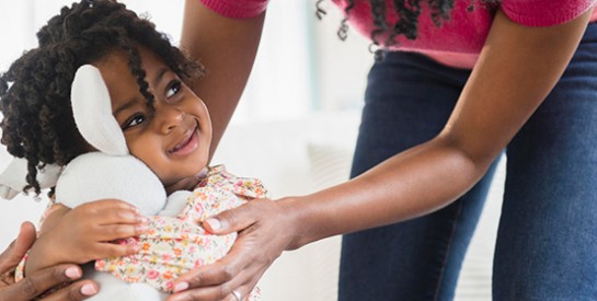 Partager, remercier, pardonner... c`est durant la petite enfance que se transmettent ces valeurs