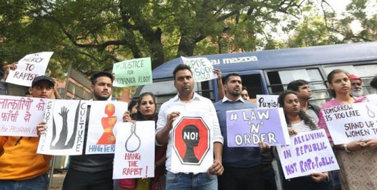 Inde: une jeune femme victime de viol est brûlée vive sur le chemin du tribunal