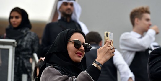 En Arabie saoudite, les restaurants et les cafés n`ont plus l`obligation de disposer d`entrées séparées pour les femmes