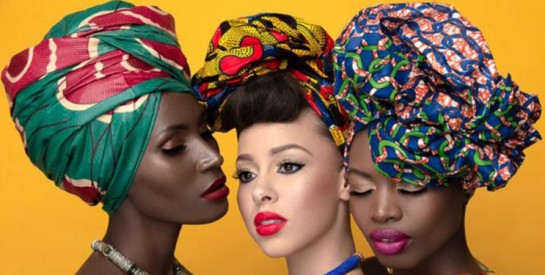 Le foulard, un accessoire incontournable dans l’expression de la beauté féminine en Afrique