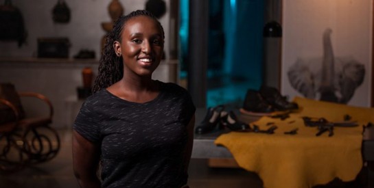 Rwanda : Kevine Kagirimpudu, une entrepreneuse qui recycle les pneus usés en chaussures