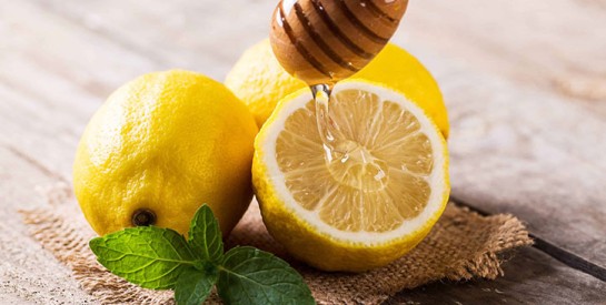 Peau grasse : le citron, votre allié contre l'excès de sébum et les pores dilatés