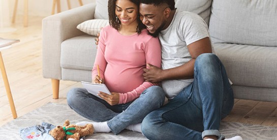 Comment préparer son enfant à l’arrivée de bébé ? 10 conseils de parents