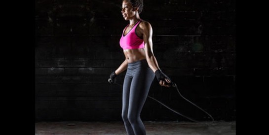 La corde à sauter, le sport facile pour perdre du poids et tonifier son corps