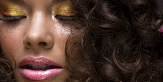 Peau noire et métisse :  Quelle couleur de maquillage privilégier?