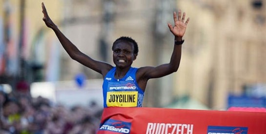 Joyciline Jepkosgei bat son propre record du monde sur 10 km route