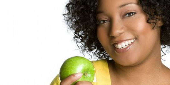 Grignotez sainement avec des fruits et légumes crus