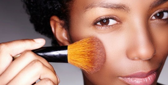 Maquillage, quel avantage beauté ont les filles à peau noire, métisse par rapport aux autres ?