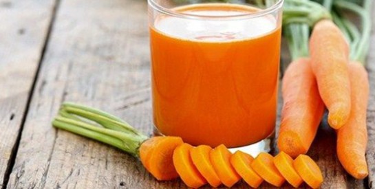 Voici comment préparer un jus de carotte contre le rhume, la toux et la grippe