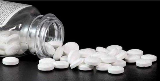 L`aspirine et le vinaigre pour traiter les pellicules