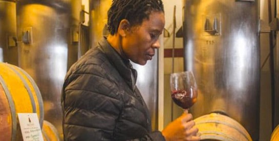 Ntsiki Biyela, première viticultrice noire d`Afrique du Sud, en pleine ascension