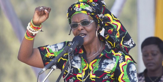 Zimbabwe : un mandat d’arrêt lancé en Afrique du Sud contre l’ex-première dame Grace Mugabe