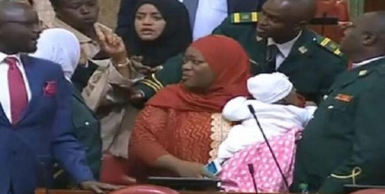 Au Kenya, une députée expulsée du parlement à cause de son bébé
