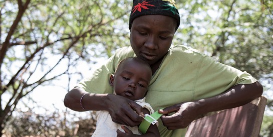 Comment un collier de perles aide à prévenir la pneumonie au Kenya