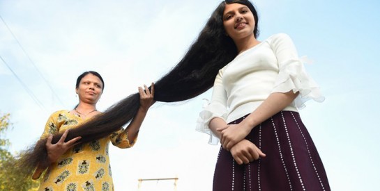 Inde : à 17 ans une adolescente a des cheveux longs de 190 centimètres
