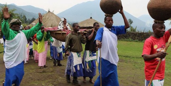 Des "tontines" pour aider à payer la dot au Rwanda