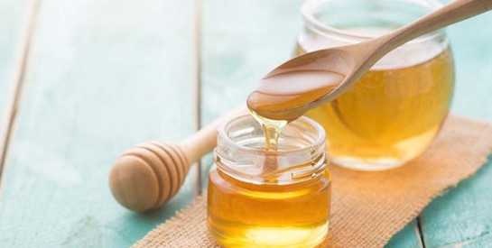 4 remèdes à base de miel contre la toux sèche et le rhume