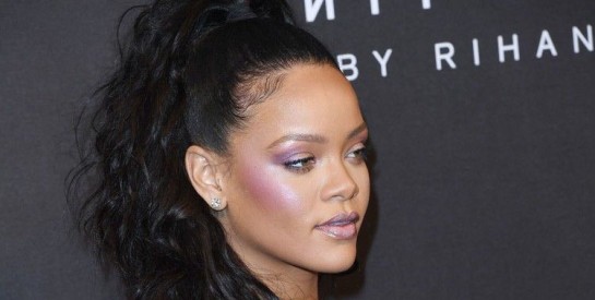 "Purple Blush" : quelle est cette tendance beauté validée par Rihanna qui va mettre en valeur nos pommettes ?