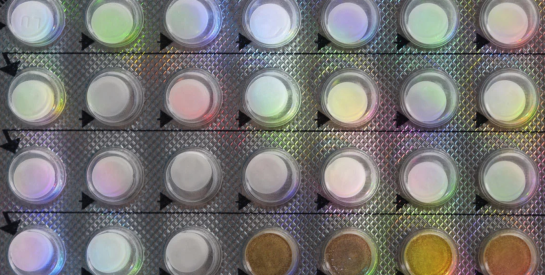Révocation du droit à l'IVG aux États-Unis : un laboratoire propose la première pilule contraceptive en vente libre