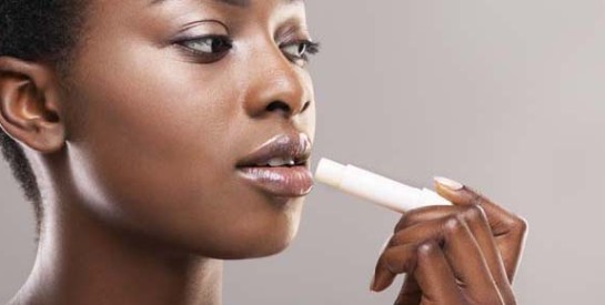 Le baume à lèvres : ce stick indispensable au quotidien