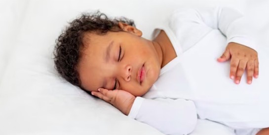 Mon bébé dort beaucoup : dois-je m’inquiéter ?