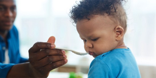 Bébé refuse de manger : 9 conseils pour lui faire aimer les légumes
