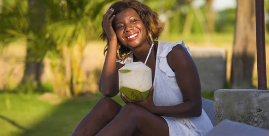 Trois (3) raisons d'intégrer l'eau de coco à votre routine quotidienne