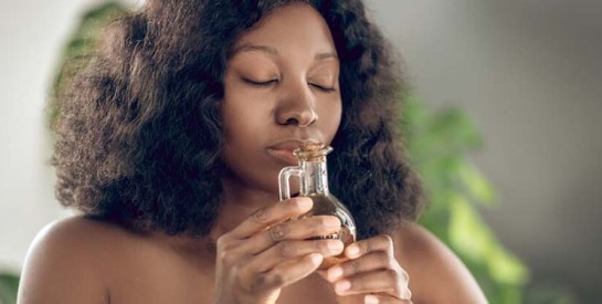 Comment porter un parfum sans se brûler la peau?