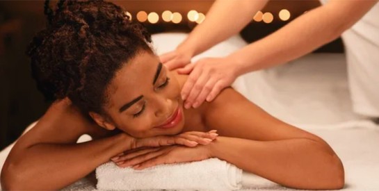 Le massage ayurvédique, ses apports au corps