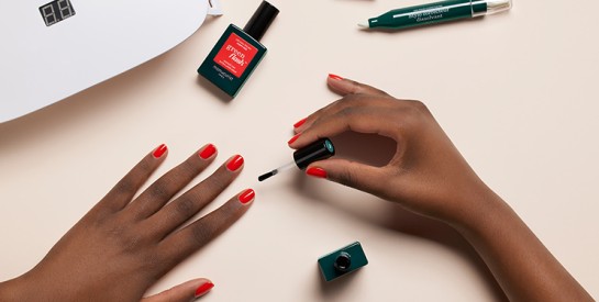 Quelle technique pour éviter que le vernis déborde lors de la pose