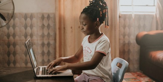 Comment apprendre les bases de l'informatique à la maison aux enfants