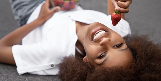 Ces fruits qui font pousser vos cheveux naturellement