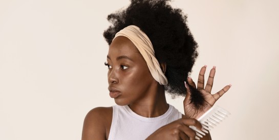 Quels soins pour renforcer la fibre capillaire ?