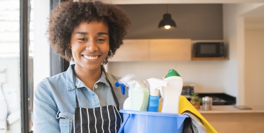 Dites adieu aux mauvaises odeurs : astuces pour assainir vos canalisations et recoins de la maison