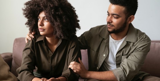 Surmonter une séparation : étapes pour se reconstruire et aller de l’avant