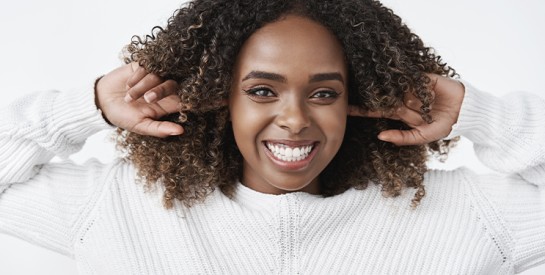 Le secret des cheveux crépus en pleine santé : la routine de nuit