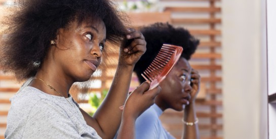 Cheveux crépus et calcaire : un ennemi invisible pour votre beauté