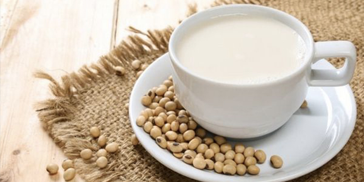 Réguler sa tension avec le lait de soja : un atout pour la santé