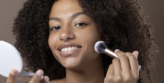 Fond de teint : conseils pour un rendu naturel et harmonieux