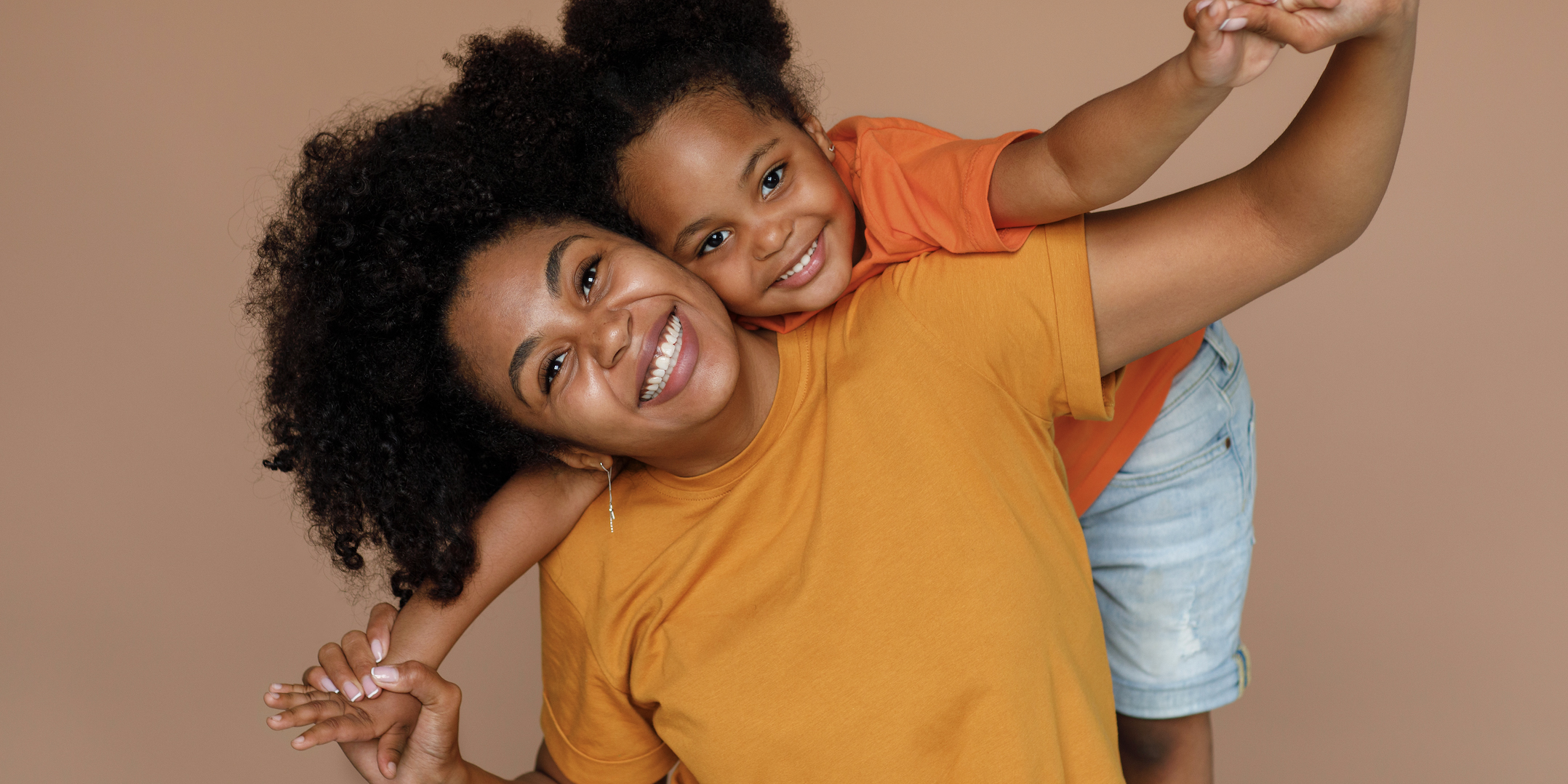 Comment créer un lien parent-enfant solide dès le plus jeune âge