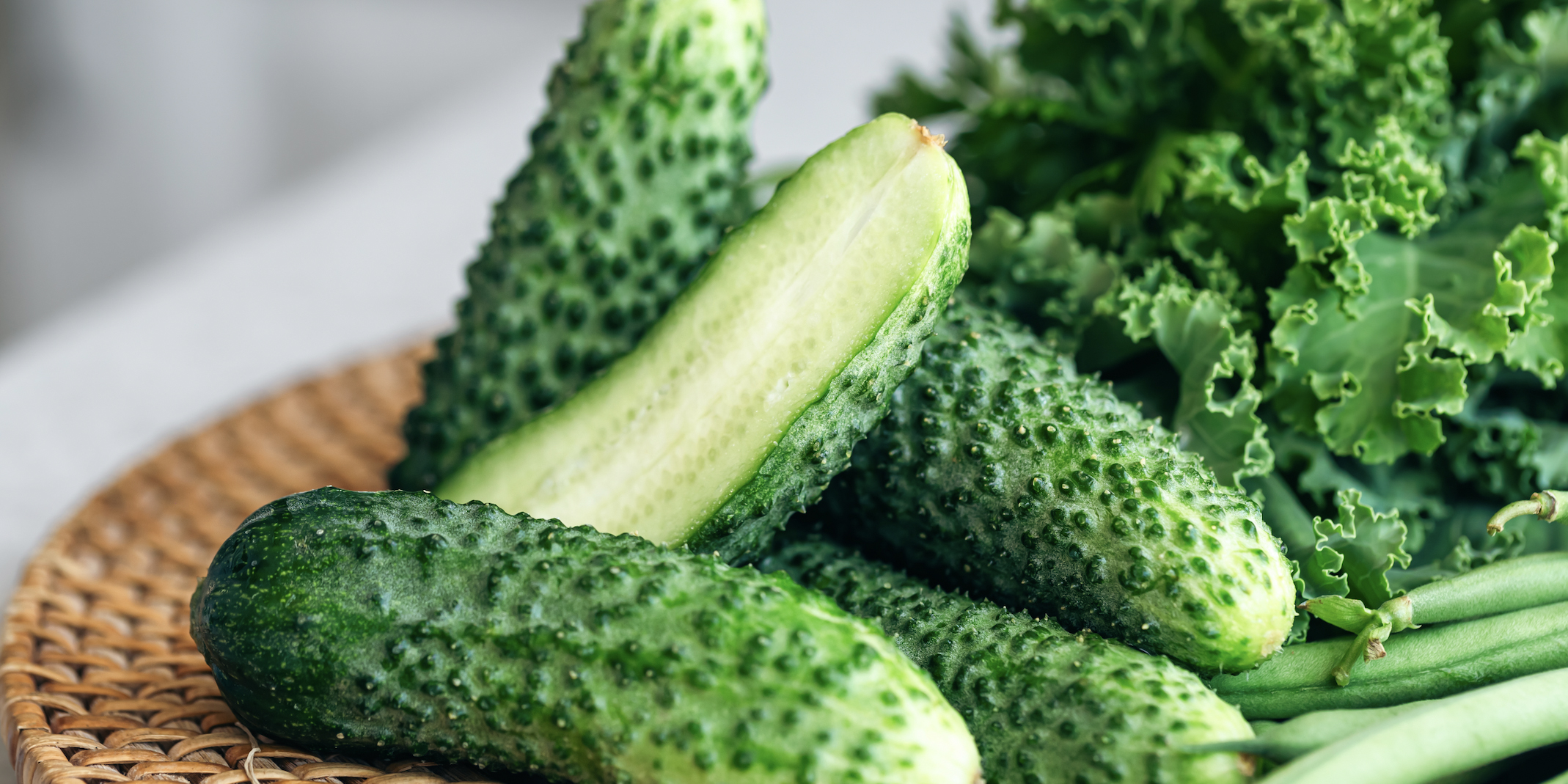 Pourquoi vous devriez manger vos concombres avec la peau : un geste santé qui change tout