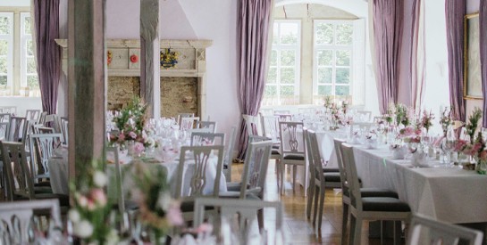 Plan de table parfait : 5 idées originales et comment gérer les conflits familiaux