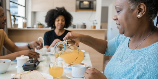 Détox douce après les fêtes : comment soulager son estomac sans danger