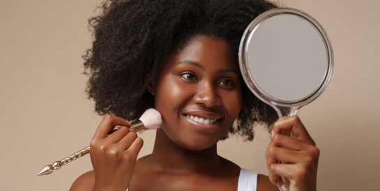 Le No Make-Up Look pour les peaux noires et métisses : les produits essentiels
