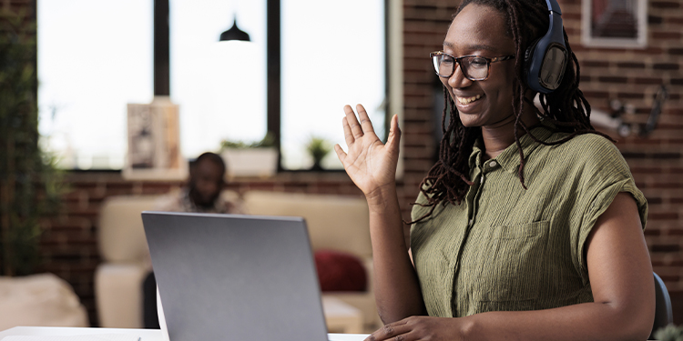 Apprendre une nouvelle langue en 6 mois : la méthode intensive des polyglottes