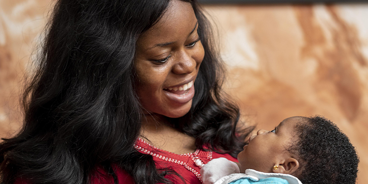 Les berceuses traditionnelles africaines : un héritage précieux pour le langage et le lien mère-enfant