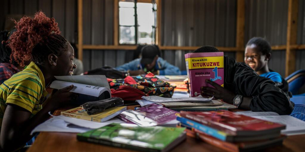 Kenya : Une bibliothécaire malgré elle qui permet aux enfants de Kibera de rester connectés aux livres