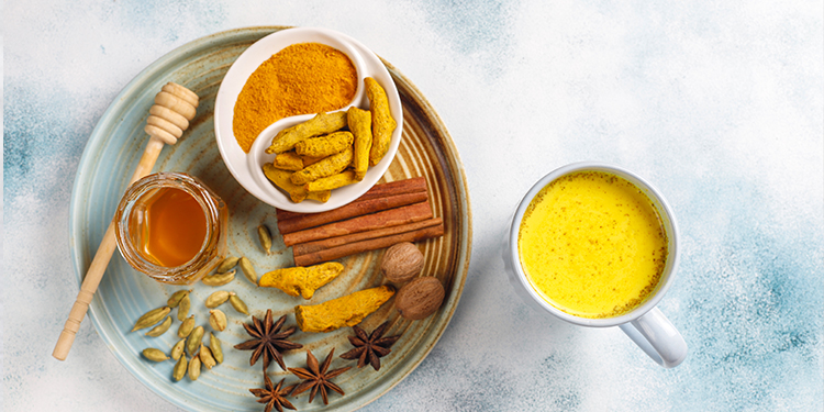 Les masques naturels pour le corps : Recettes à base d'argile, de miel et de curcuma pour une peau veloutée