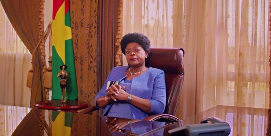 Une femme à Kosyam : le thriller politique burkinabè qui bouscule les codes